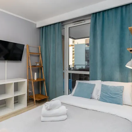 Osiedle Avia Cosy By Bookinghost Apartmán